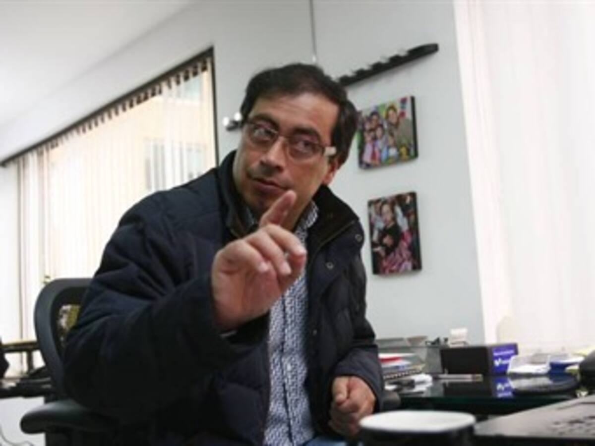 Petro niega ineptitud y pide a la Procuraduría archivar su proceso