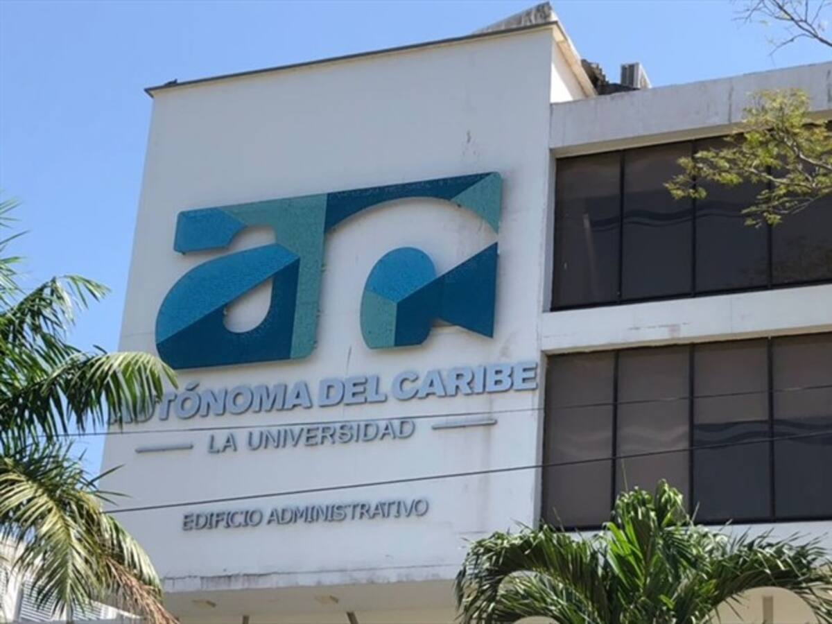 Rectora de Uniautónoma acude a empresarios en medio de crisis financiera