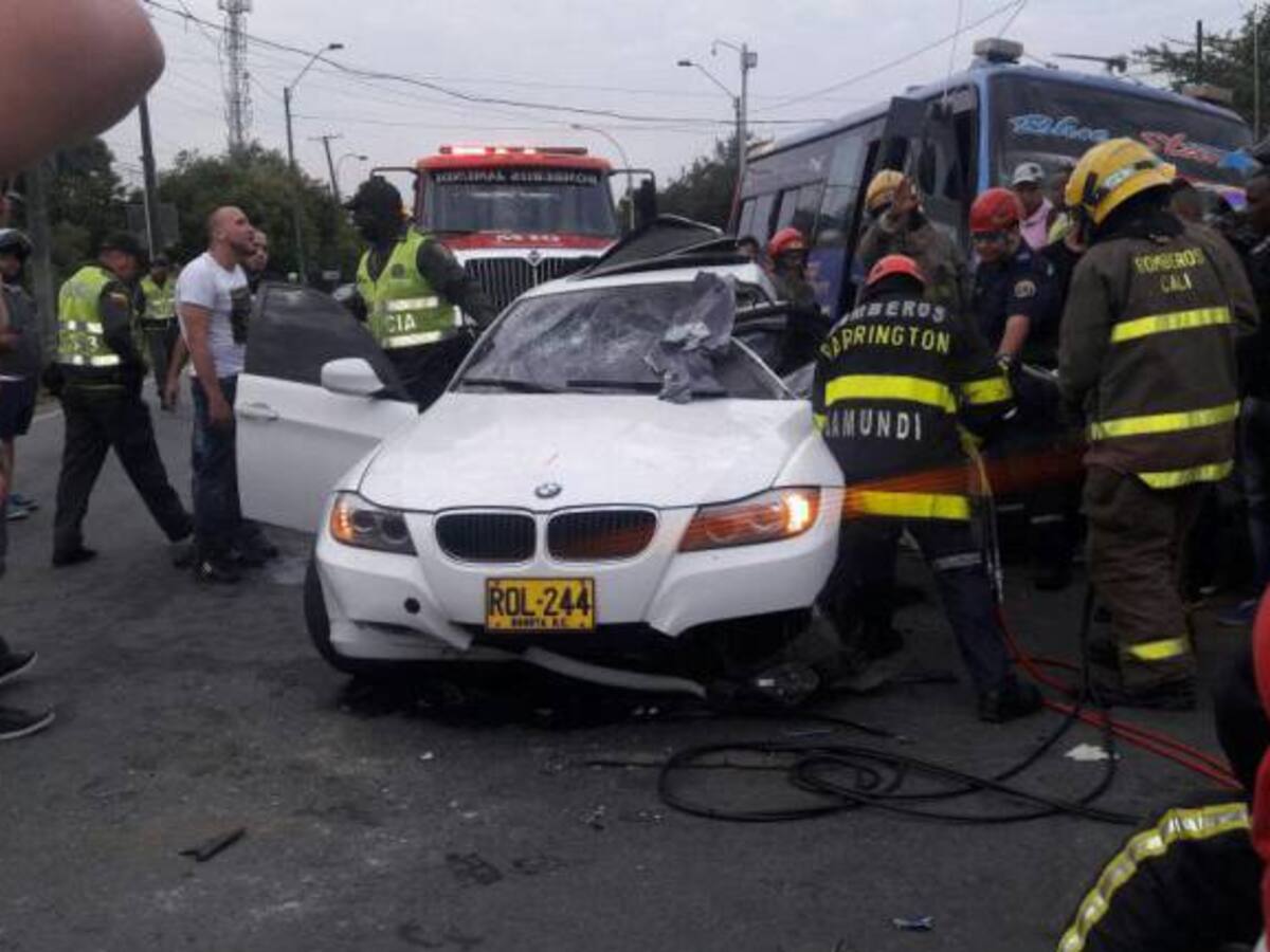 Un muerto y 19 heridos en aparatoso accidente al sur de Cali