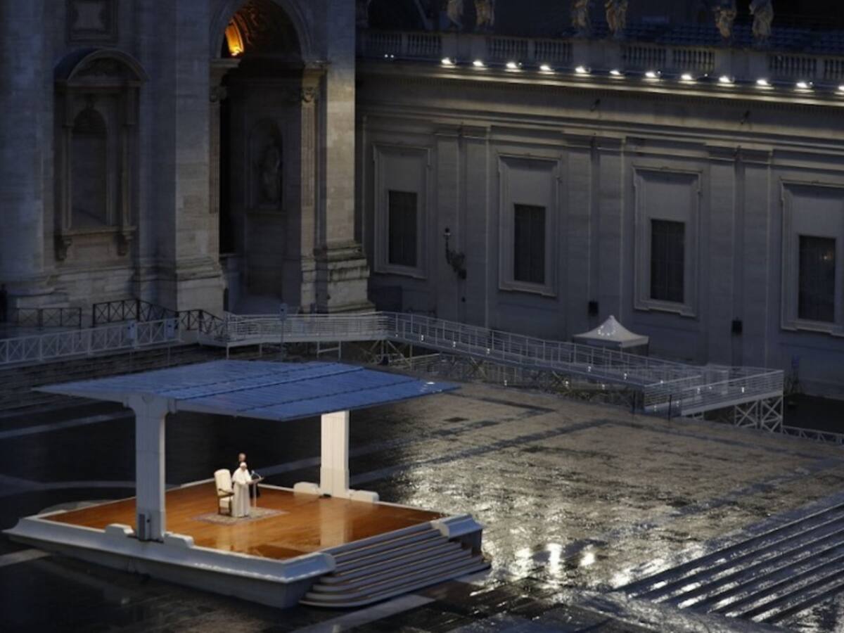 Papa Francisco reza por todos los enfermos y "personas que sufren"