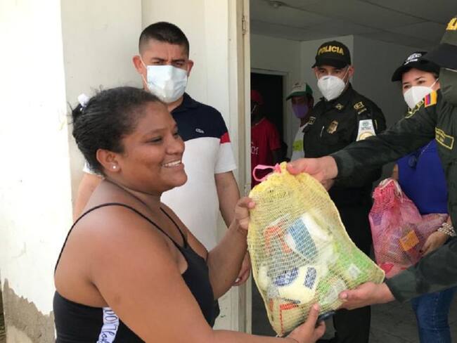 Policía Fiscal y Aduanera entregó ayudas a damnificados en Cartagena