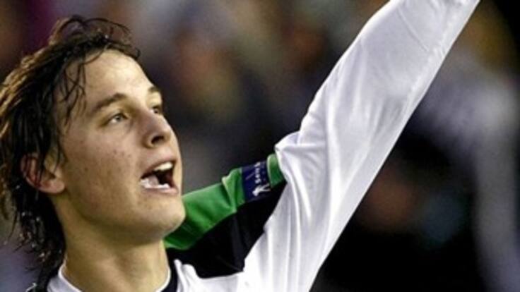 Sergio Canales será baja de España ante Costa Rica debido a una lesión