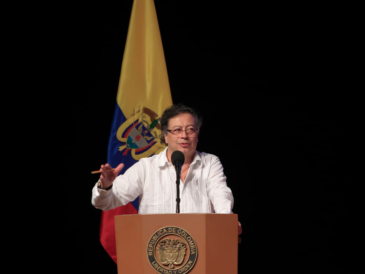 “Busca contener el crecimiento económico”: Petro critica a Banco de la República por mantener tasas