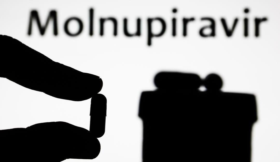 Panel asesor recomienda autorización de píldora contra COVID-19 de Merck