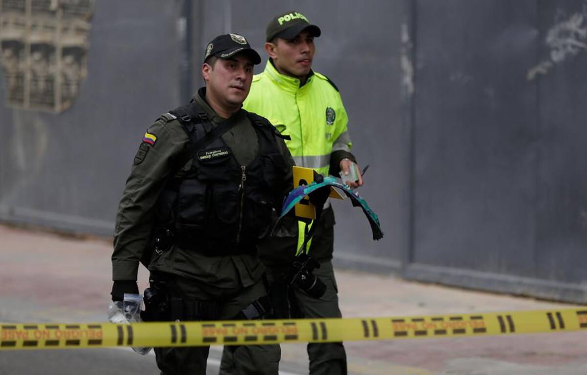 El paquete fue detonado de manera controlada, porque primeras versiones de la Policía, apuntaron a que se trataba de un explosivo.
