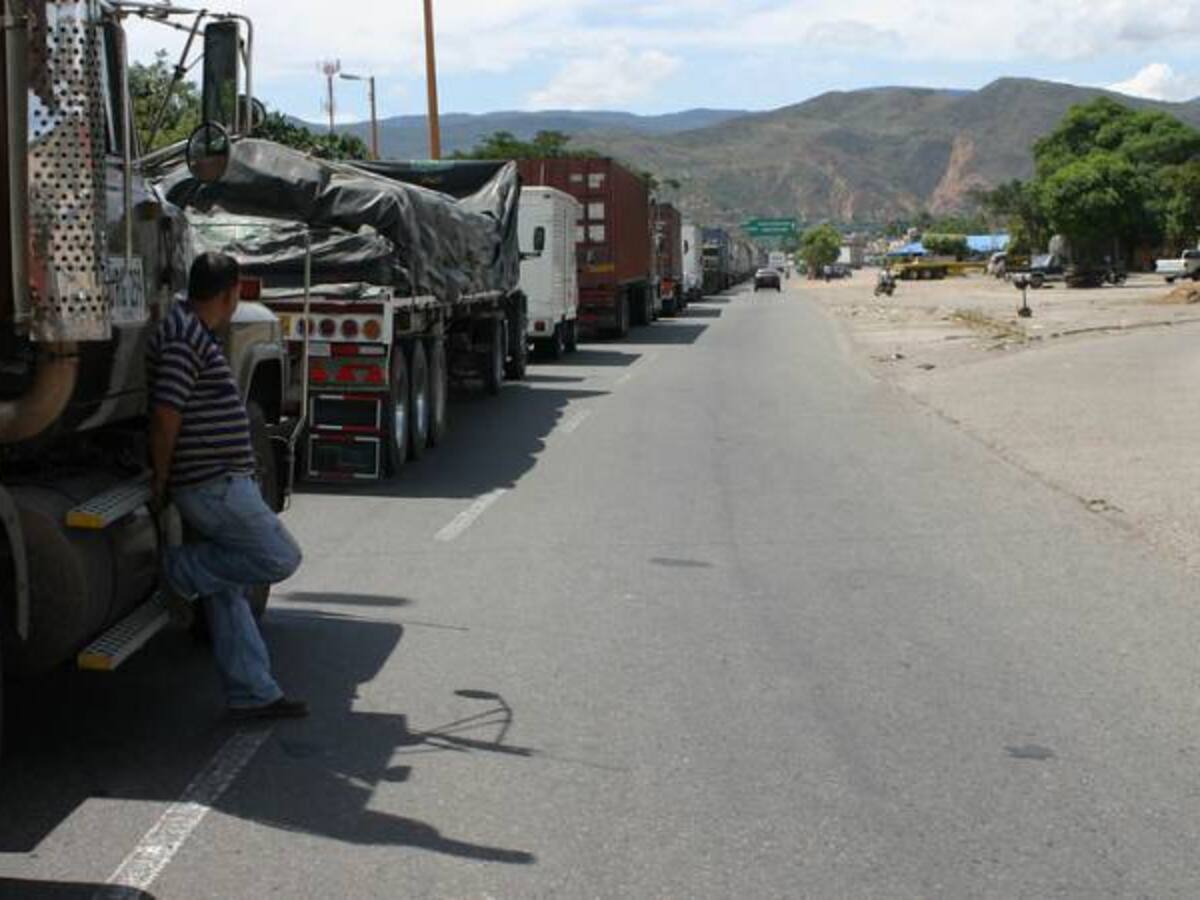 Circulación de vehículos de carga estará restringida en calle 13 en Bogotá