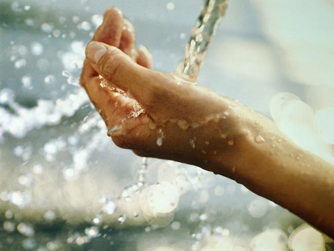 Soluciones W: compañía dona motobomba eléctrica para emprendedor en Boyacá