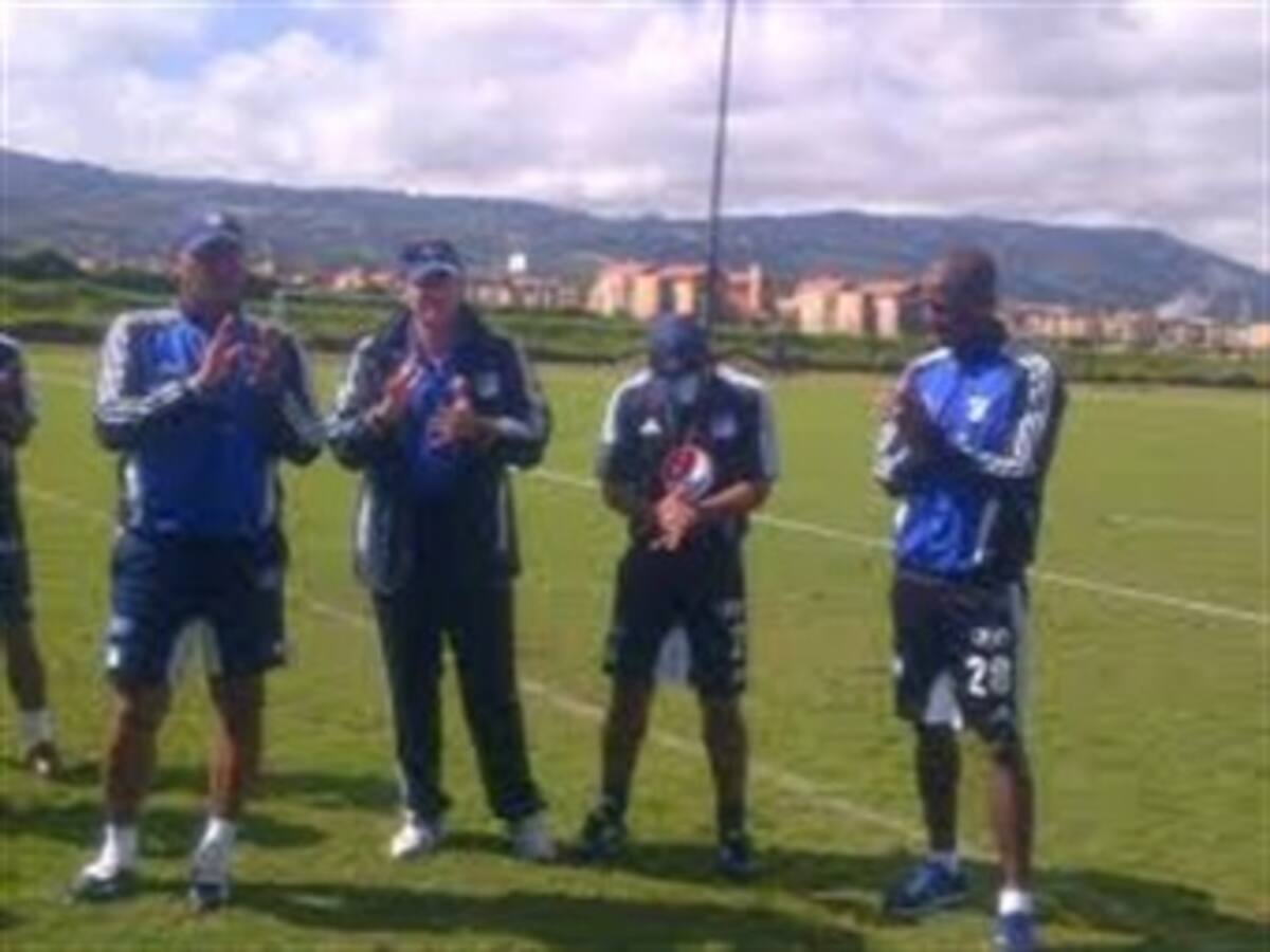 Millonarios viaja con 16 jugadores a Asunción para enfrentar a Guaraní