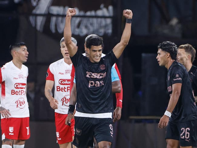 Tomás Nasif celebra el primer gol de Platense contra Santa Fe / EFE.