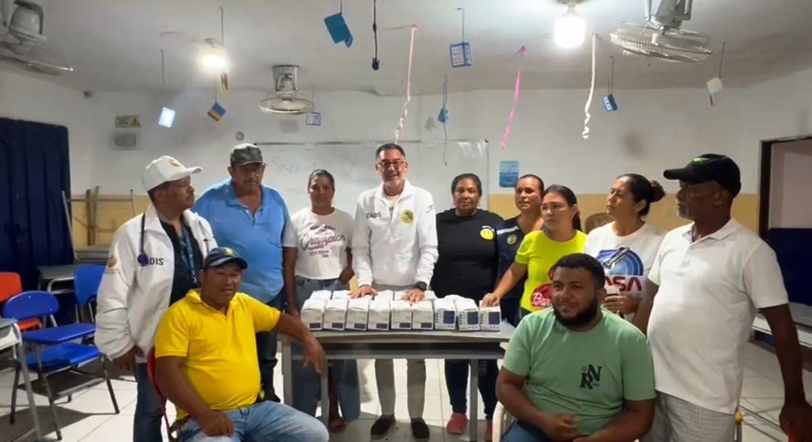 Tapabocas a niños, ancianos y personas con enfermedades respiratorias, en Mamonal