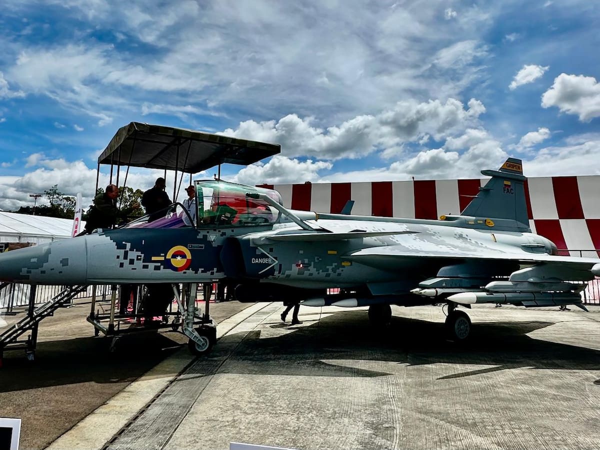 MinDefensa defiende transparencia en compra de aviones Gripen y abre puertas a entes de control