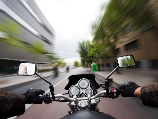 Autoridades intentan controlar desordenes de motociclistas en la ciudad / Getty Images