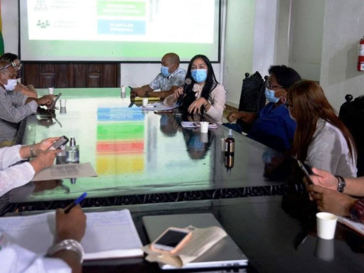 Alcaldía propone un aumento salarial del 5% a sus empleados oficiales