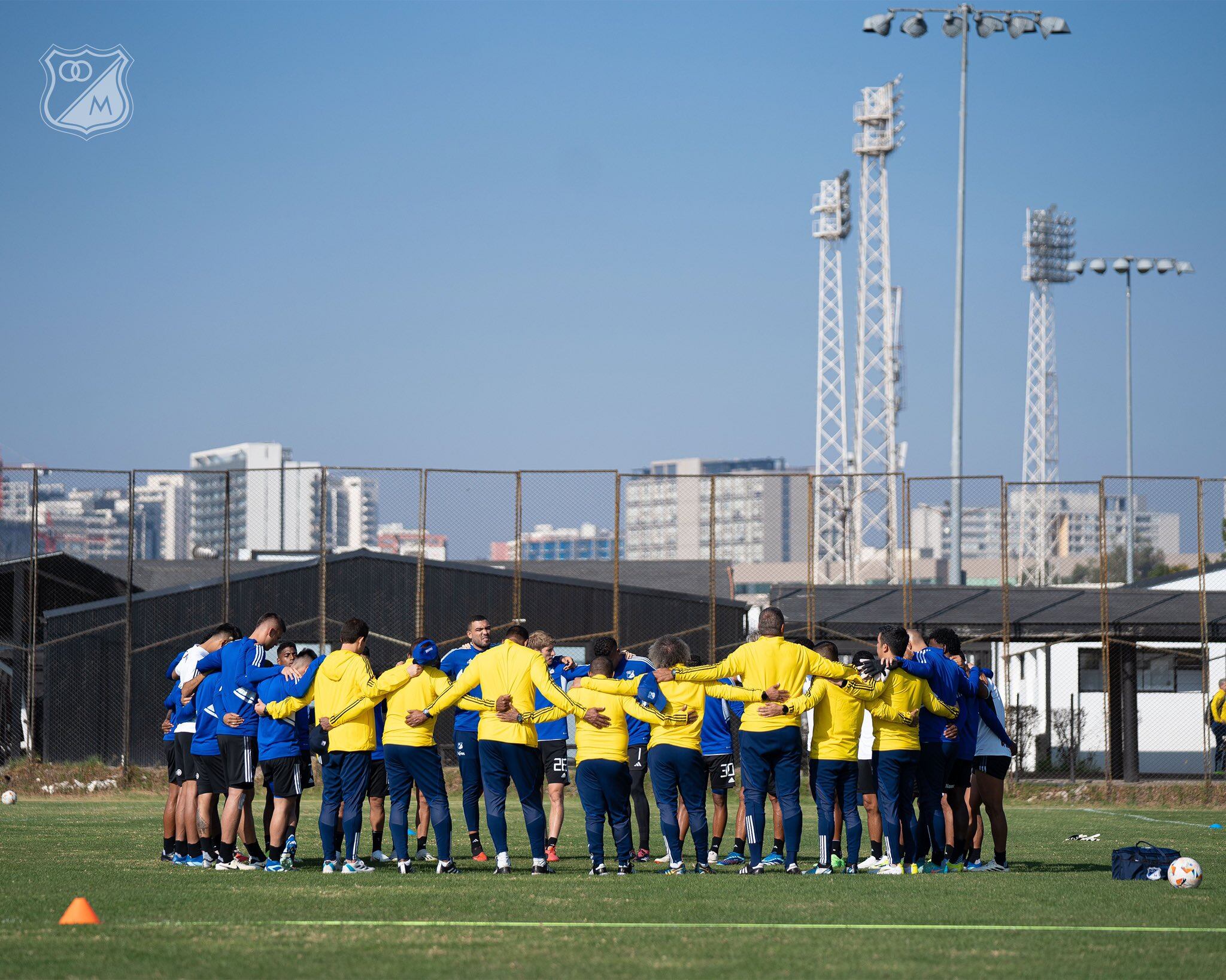 Millonarios entrenando en Chile / Twitter: @MillosFCOficial.