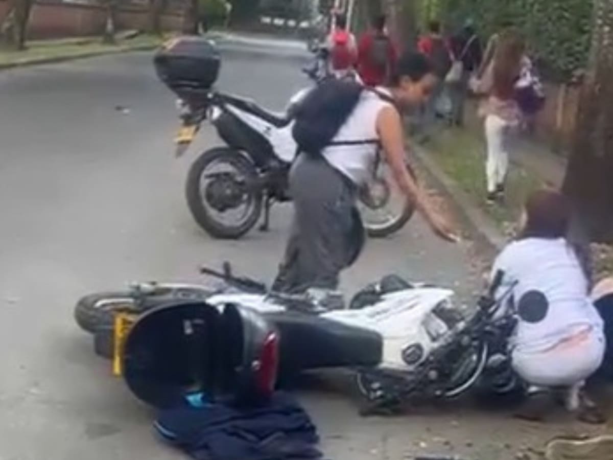 Murió motociclista que presuntamente huyó de un control vial. Investigan a un agente de tránsito