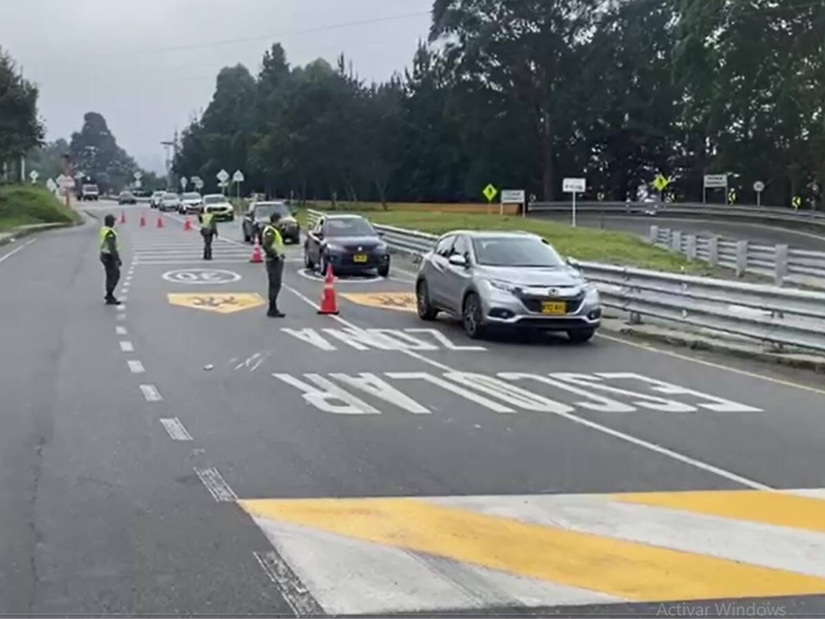 73.000 Vehículos esperan que entren y salgan del Quindío, hay controles en La Línea