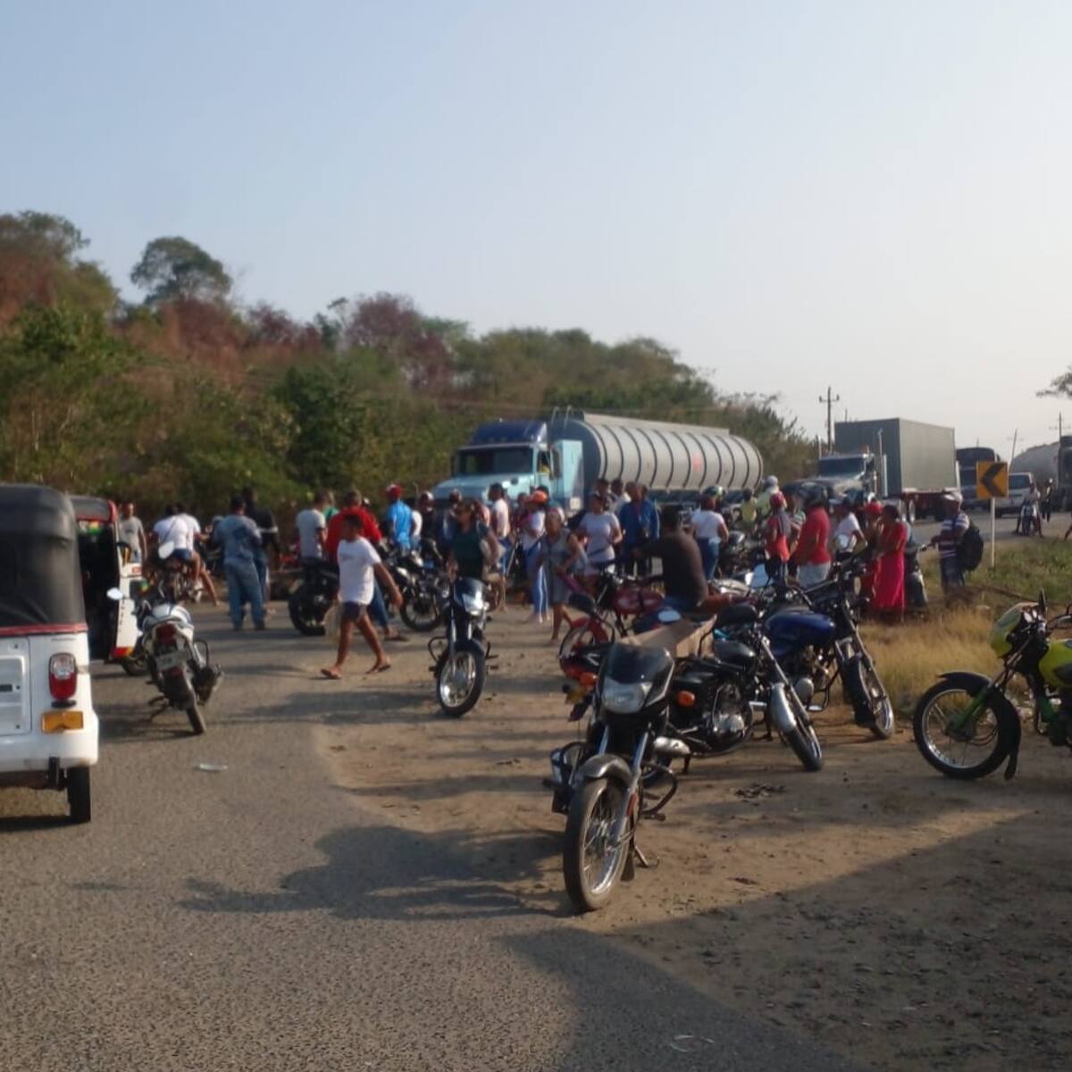 Por falta de agua, habitantes de Luruaco y Repelón bloquean la Cordialidad