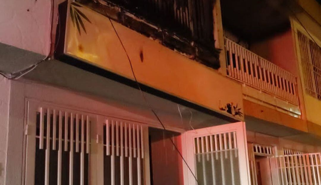 Incendio en el barrio Los Parrales 