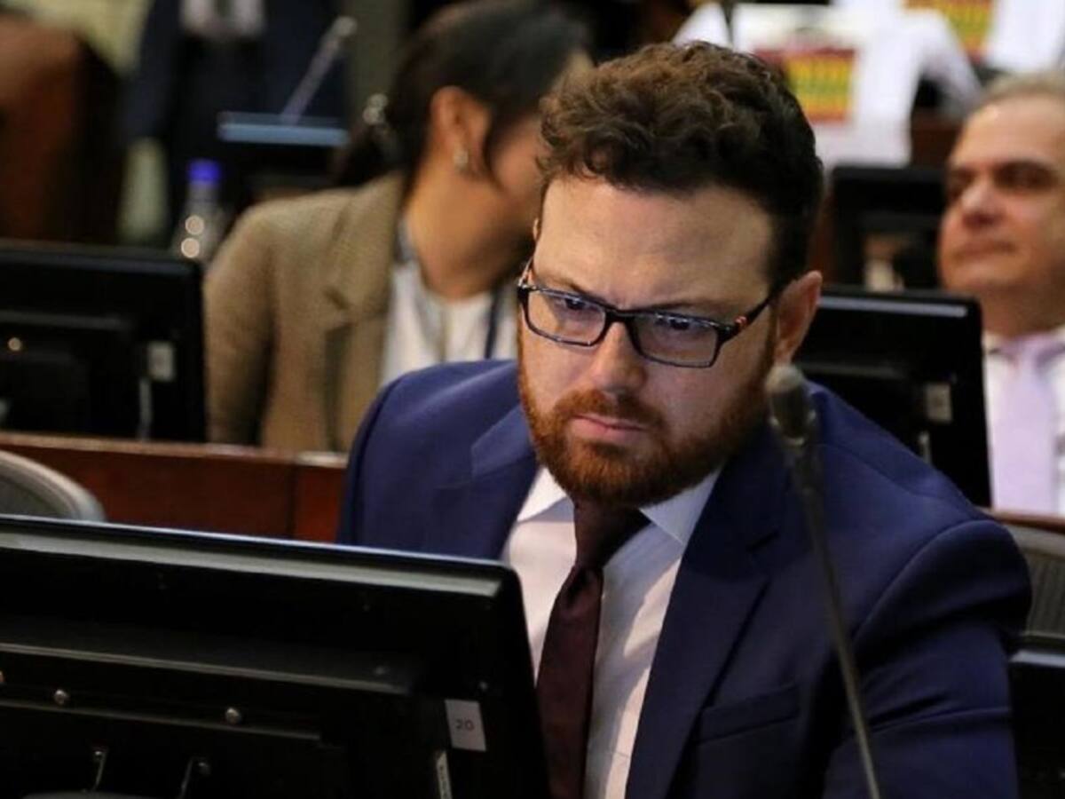 Regreso de Uber a Colombia es positivo: Senador Andrés García