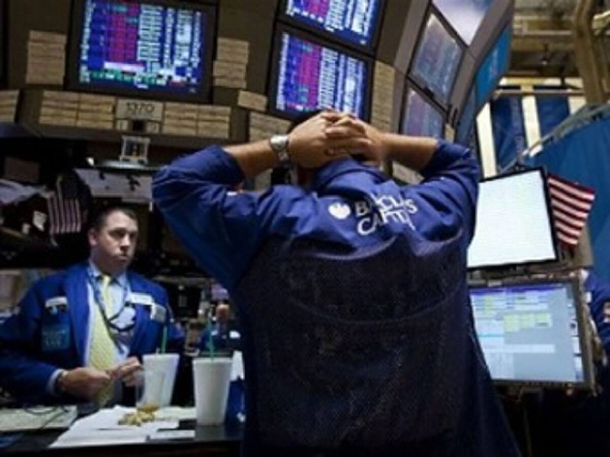 Wall Street cae el 3,51 % y pierde los 11.000 puntos