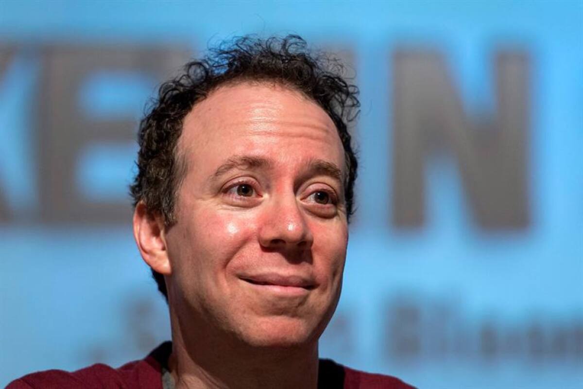 Sussman, Stuart en la serie de televisión "The Big Bang Theory, también toma lugar en las conferencias del festival en Basel. 