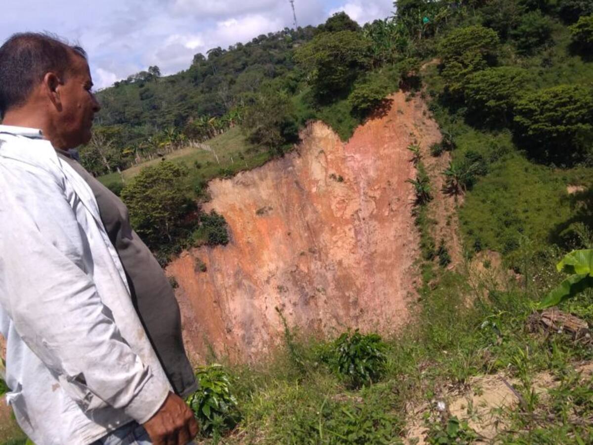 20 días sin agua, habitantes de zona rural límites entre Calarcá y Córdoba