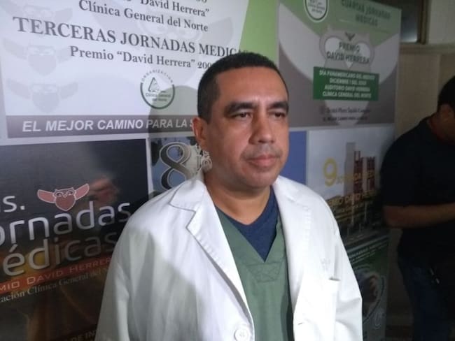 El médico Manuel Rojano, coordinador de la Unidad de Cuidados Intensivos de la clínica General del Norte.