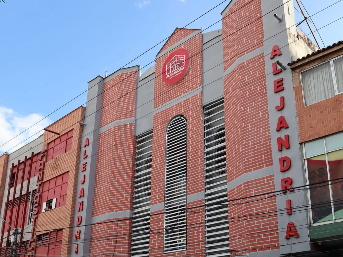 Atentando contra el Centro Comercial Alejandría en Cúcuta