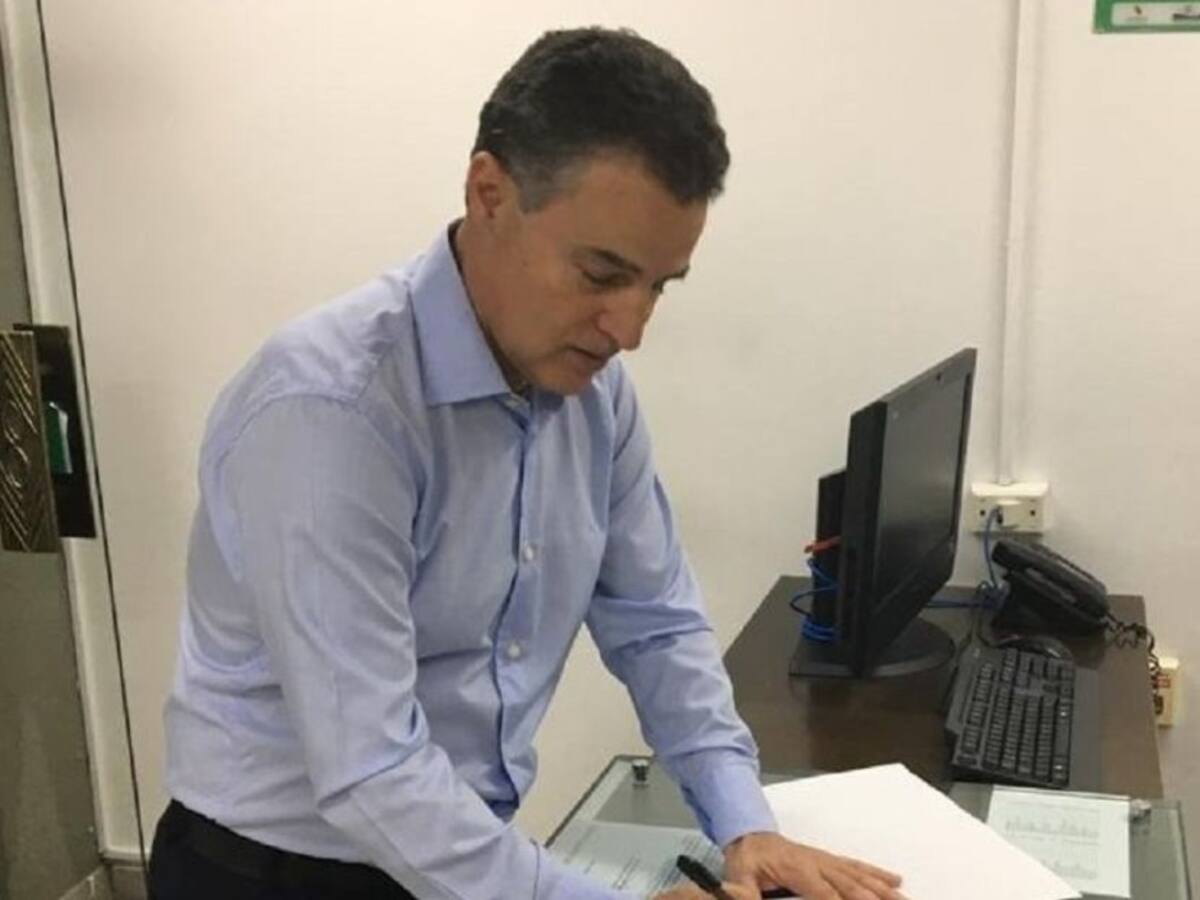 La Asamblea de Antioquia pide claridad en situación jurídica del gobernador
