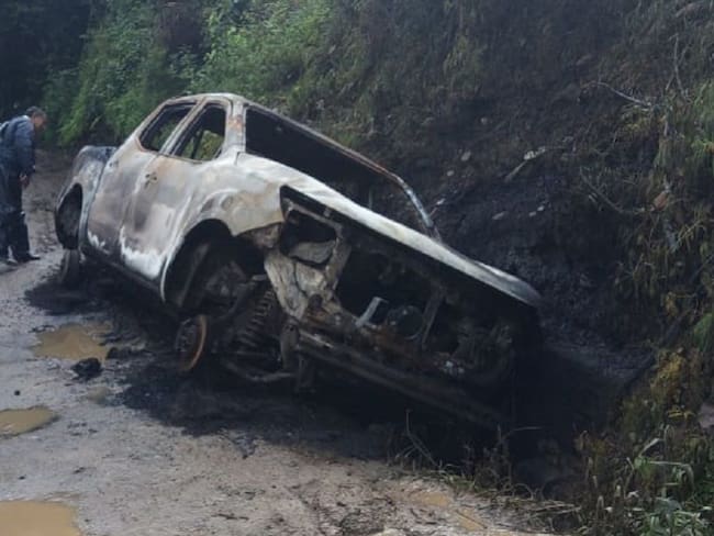 En el sector de La Herradura, uno de los vehículos en los que se transportaban fue incinerado.