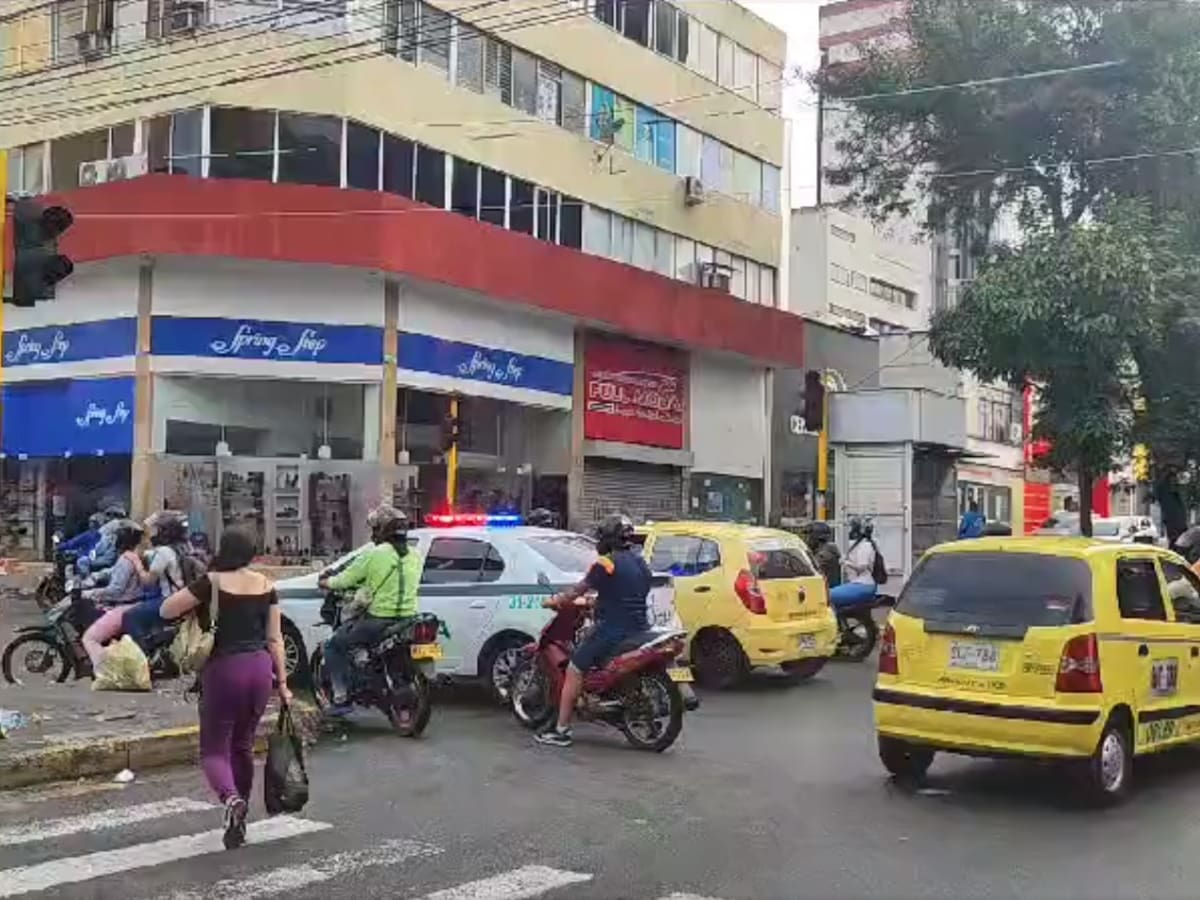 Están dañados los semáforos de la calle 36 con carrera 16