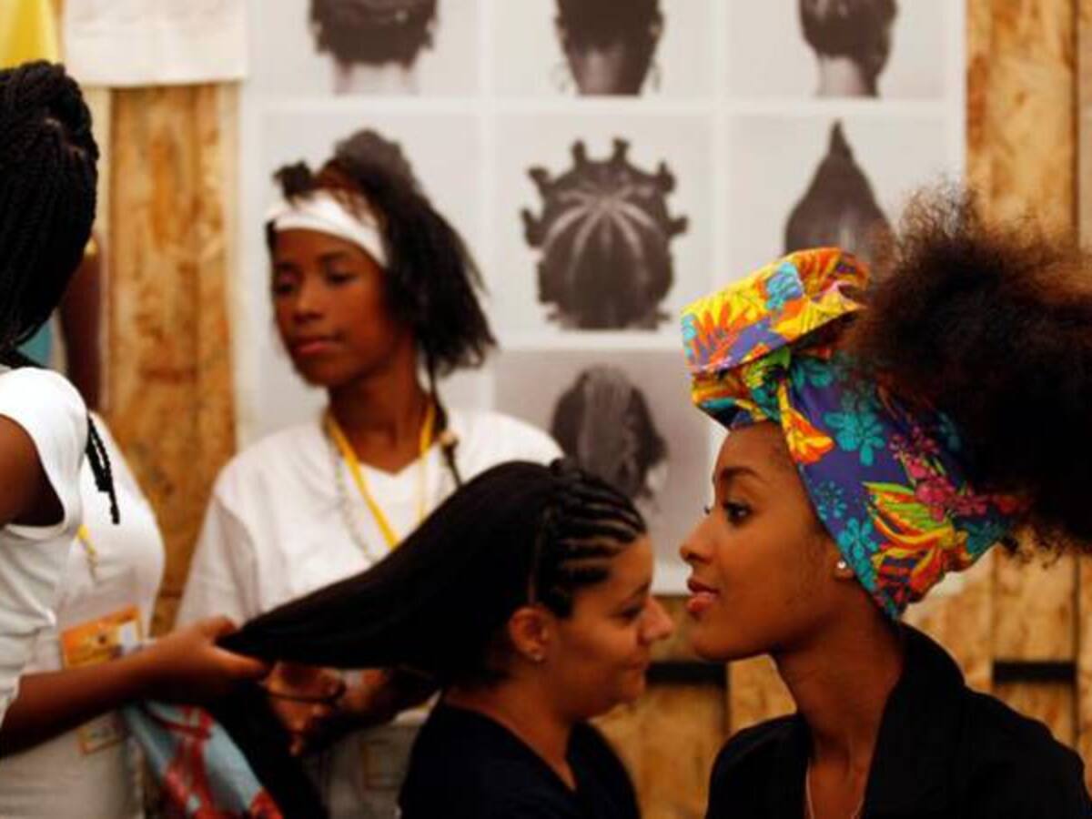 Las mujeres ponen el color, tradición y talento en el Petronio Álvarez