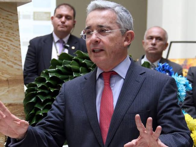 Uribe dice que muchos de sus candidatos perdieron en las urnas pero ganaron credibilidad