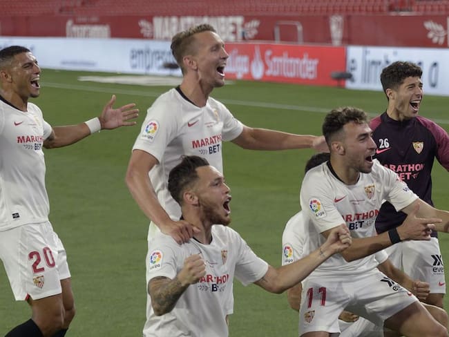 Con triunfo de Sevilla en el clásico, volvió la acción en la Liga española
