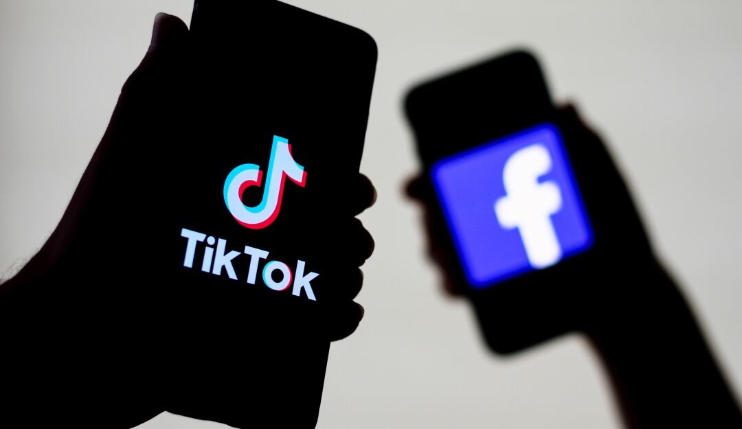 TikTok y Facebook, redes sociales Jakub Porzycki