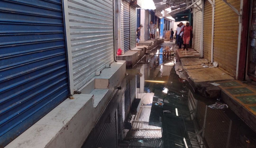 En el sector El Boca varios negocios debieron cerrar por la contaminación y malos olores