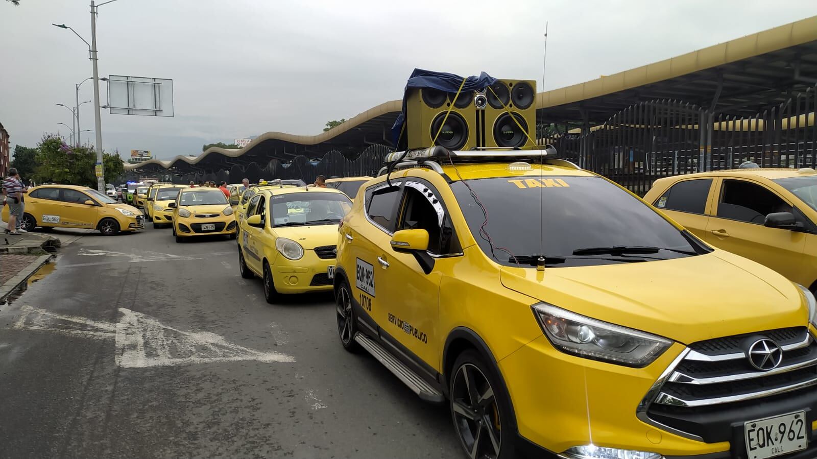 Caravanas de taxistas en el Paso del Comercio