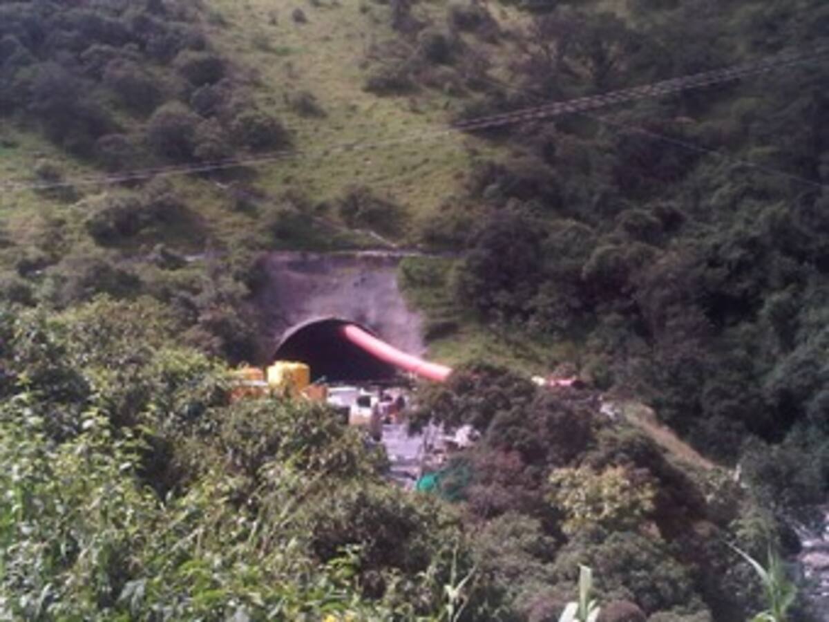 30 por ciento de atraso y sobrecostos por dos billones tienen ocho proyectos viales en Colombia