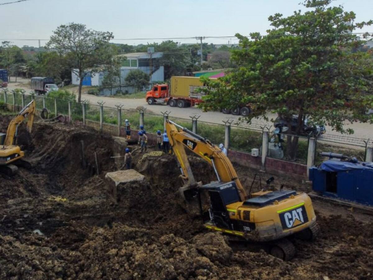 Avanzan trabajos para reparar tubería que dejó sin agua al 40% de Cartagena