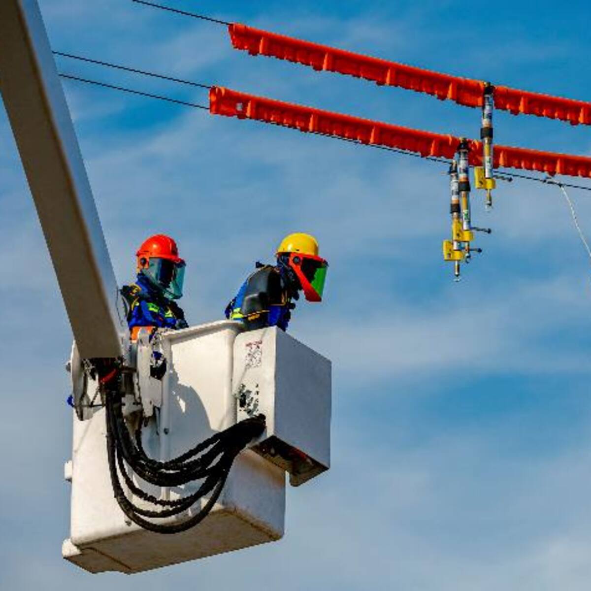 Gobierno girará $400.000 millones para aliviar deuda con sectores de energía y gas