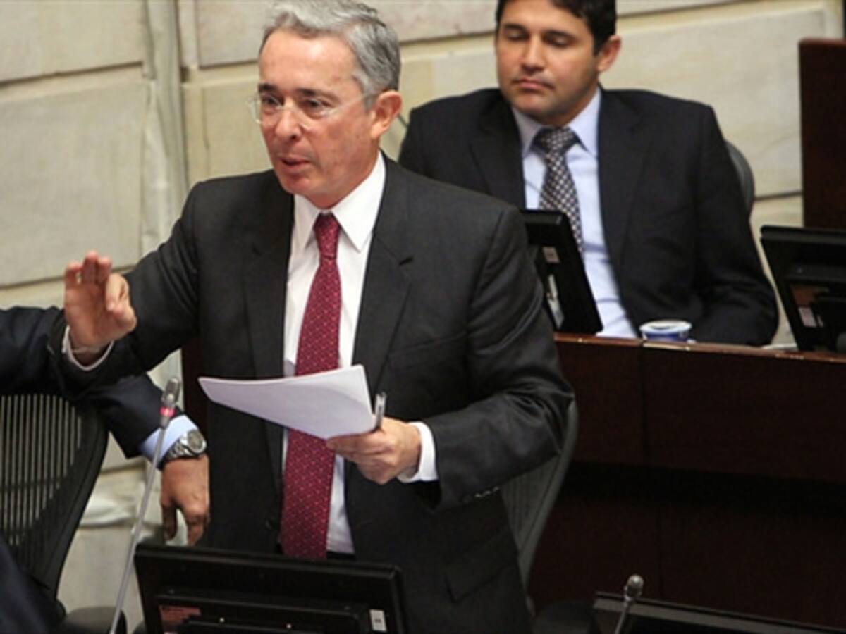 Presidentes de la región deben parar abusos de Venezuela: Uribe