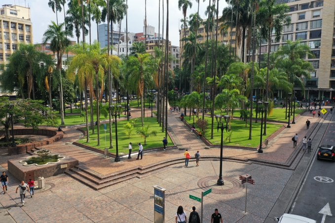 La Plaza de Cayzedo se convertirán en un espacio peatonal repleto de actividades, stands, y escenarios que conectarán a todos con la riqueza natural de nuestro planeta.