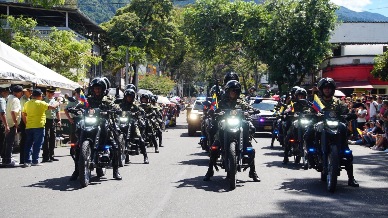 El desfile inició en la calle décima de Ibagué