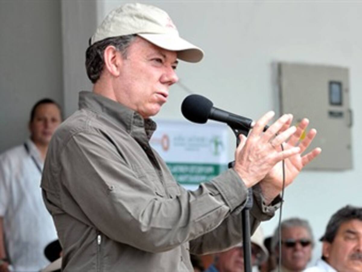 Presidente Santos pide a militares 'marzo negro' contra las Farc