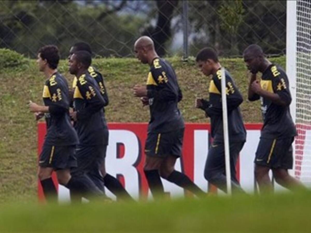 MUNDIAL/ Selección brasileña realiza sus primeros trabajos de campo en Curitiba