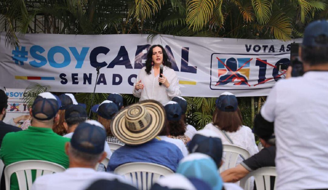 La congresista durante la inauguración de su sede de campaña en Barranquilla