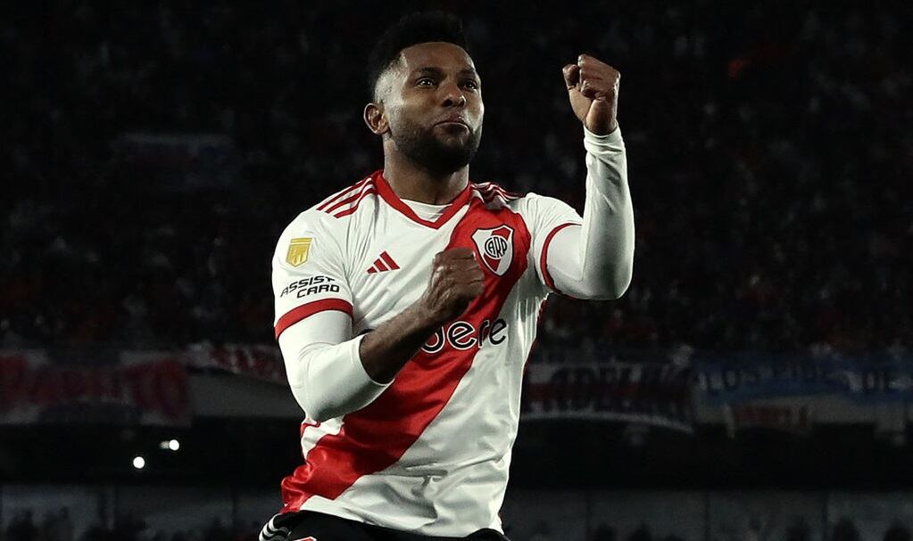 Miguel Ángel Borja celebra el gol marcado ante Arsenal de Sarandí (Photo by ALEJANDRO PAGNI/AFP via Getty Images)