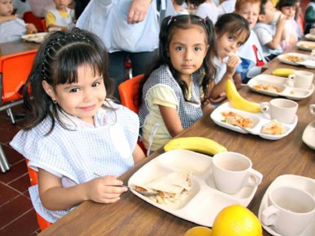 Gobierno pide "comprensión" por desayunos escolares