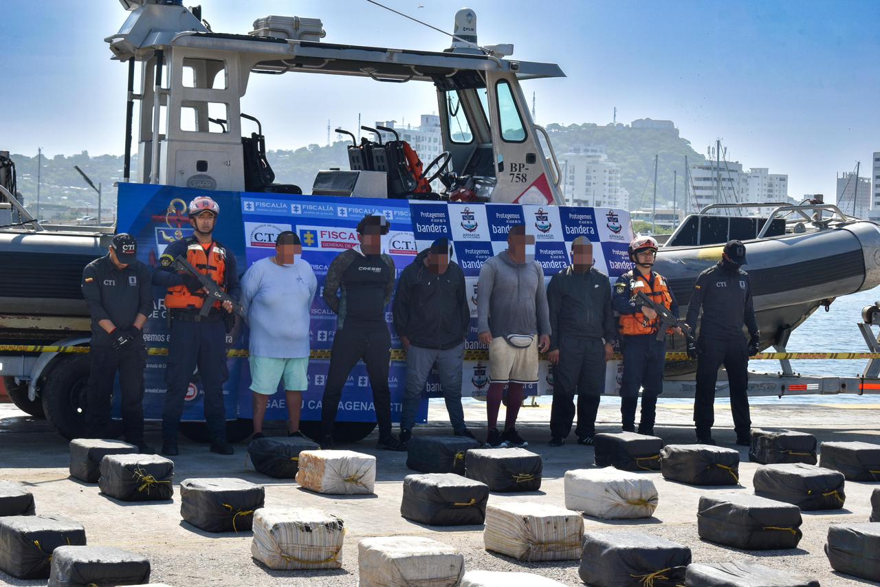 Armada de Colombia incauta más de cinco toneladas de cocaína en el Caribe