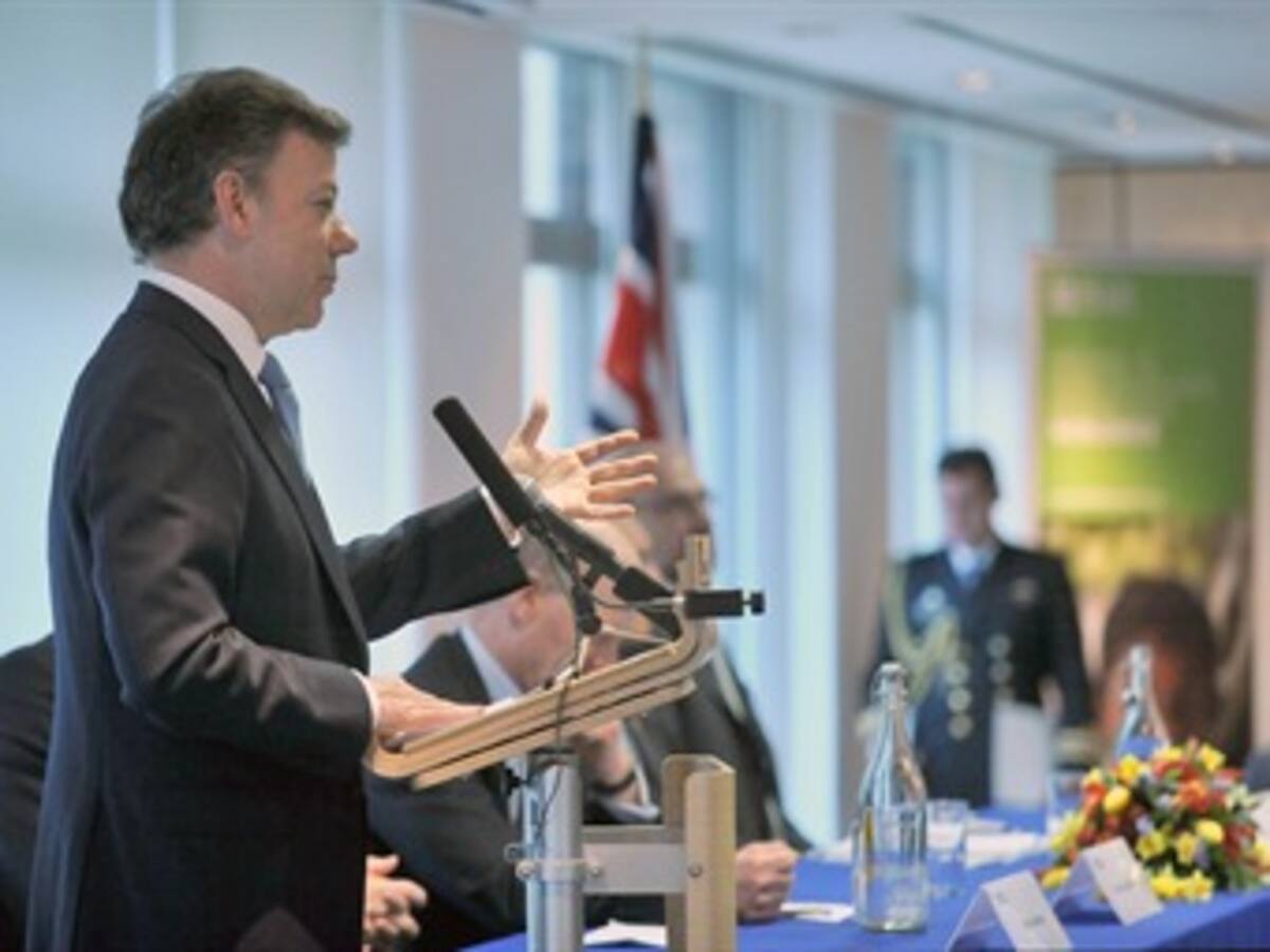 Santos cara a cara con la prensa británica